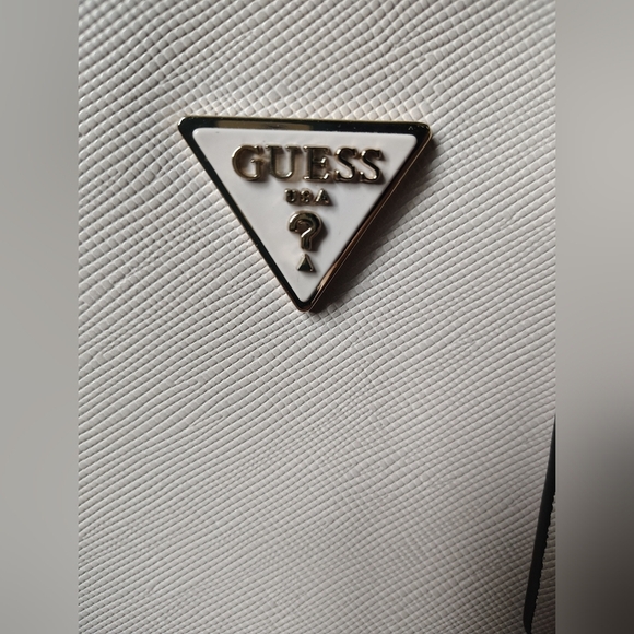 Guess Light Pink Shoulder Bag - New Without Tags - Picture 3 of 8